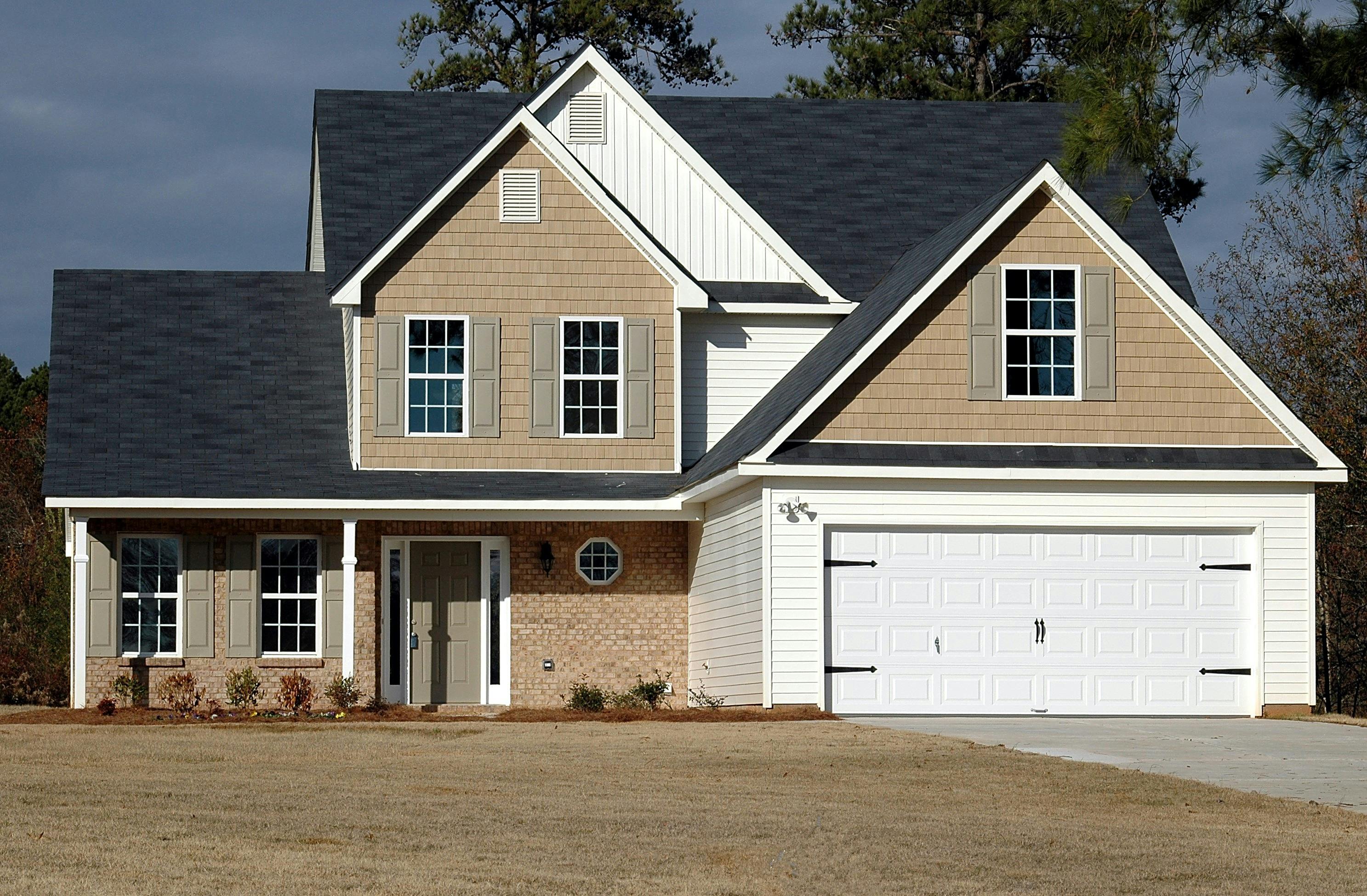 Suburban garage door repair North Seattle